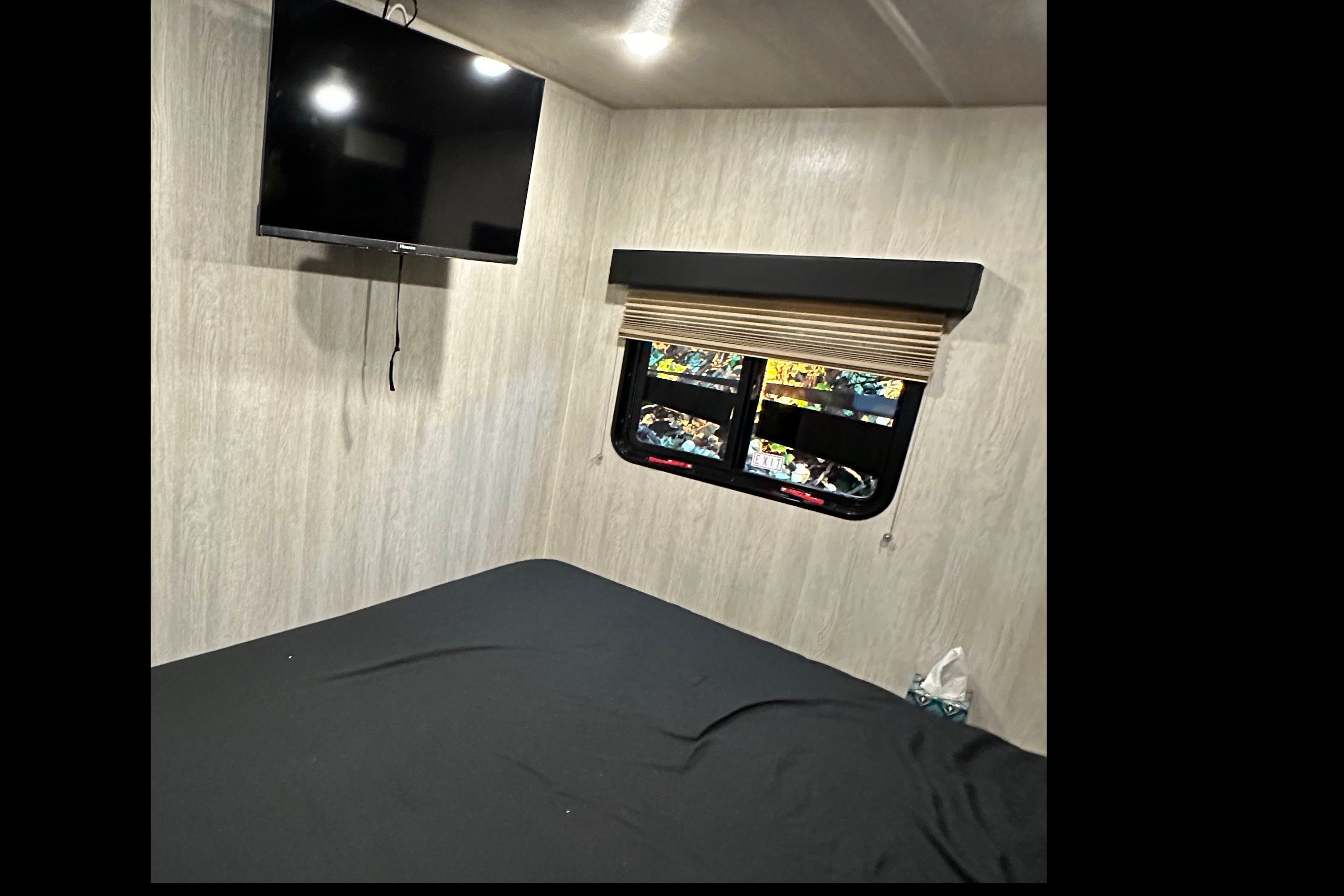 Leon’s 2023 OFF GRID LE GRANDE caravan