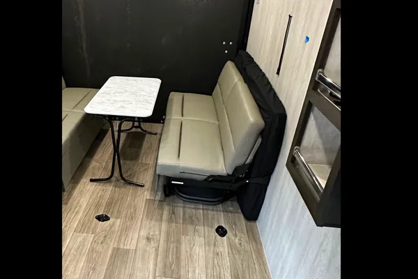 Leon’s 2023 OFF GRID LE GRANDE caravan