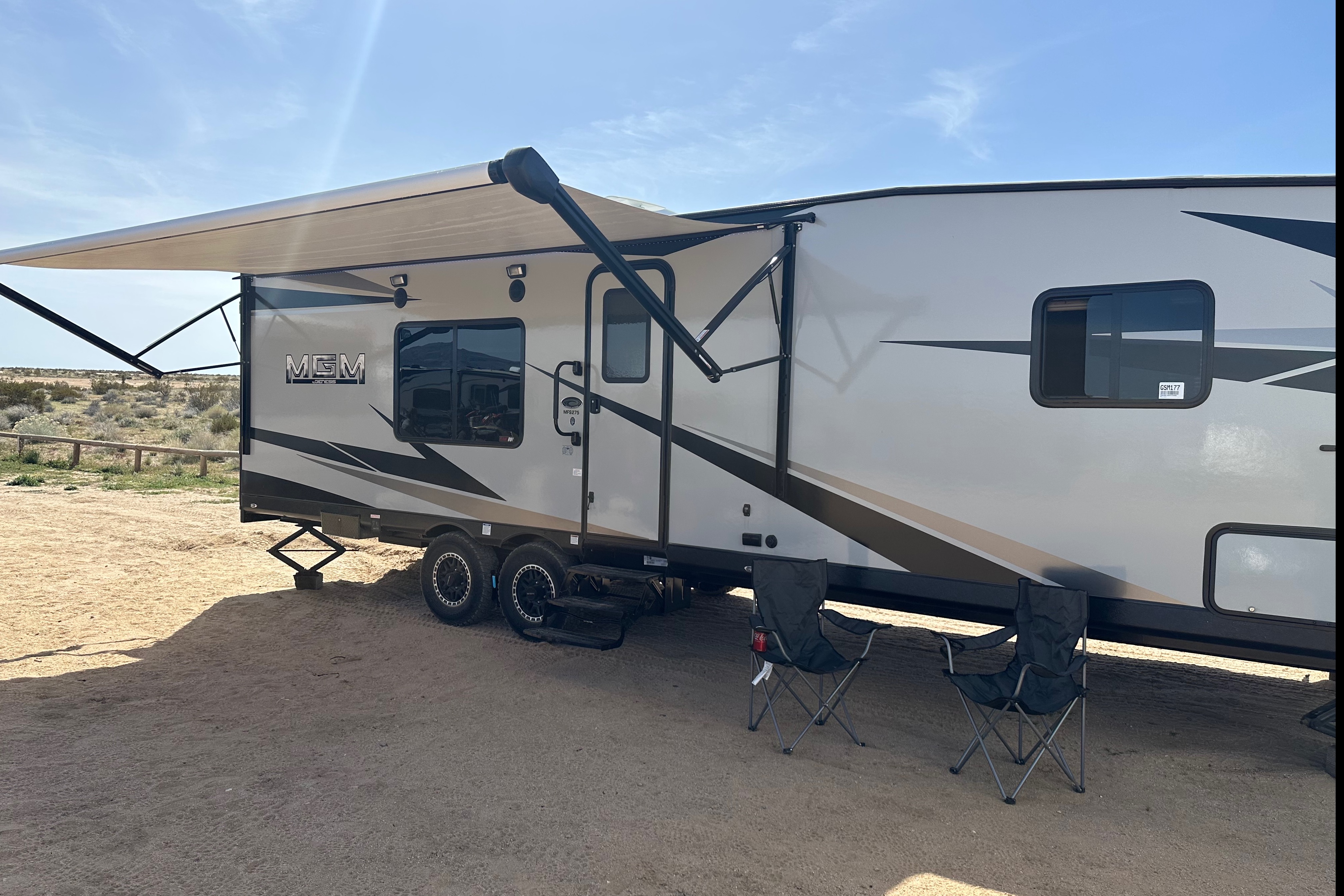 Leon’s 2023 OFF GRID LE GRANDE caravan