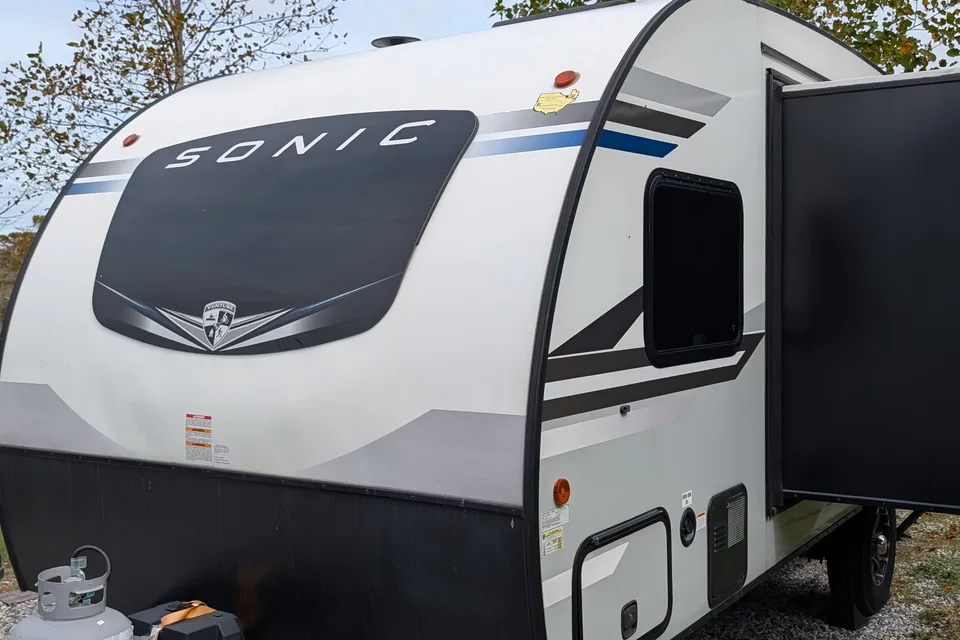 Ethan's Venture Sonic lite Travel Trailer