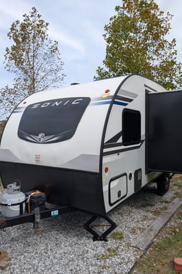 Ethan's Venture Sonic lite Travel Trailer
