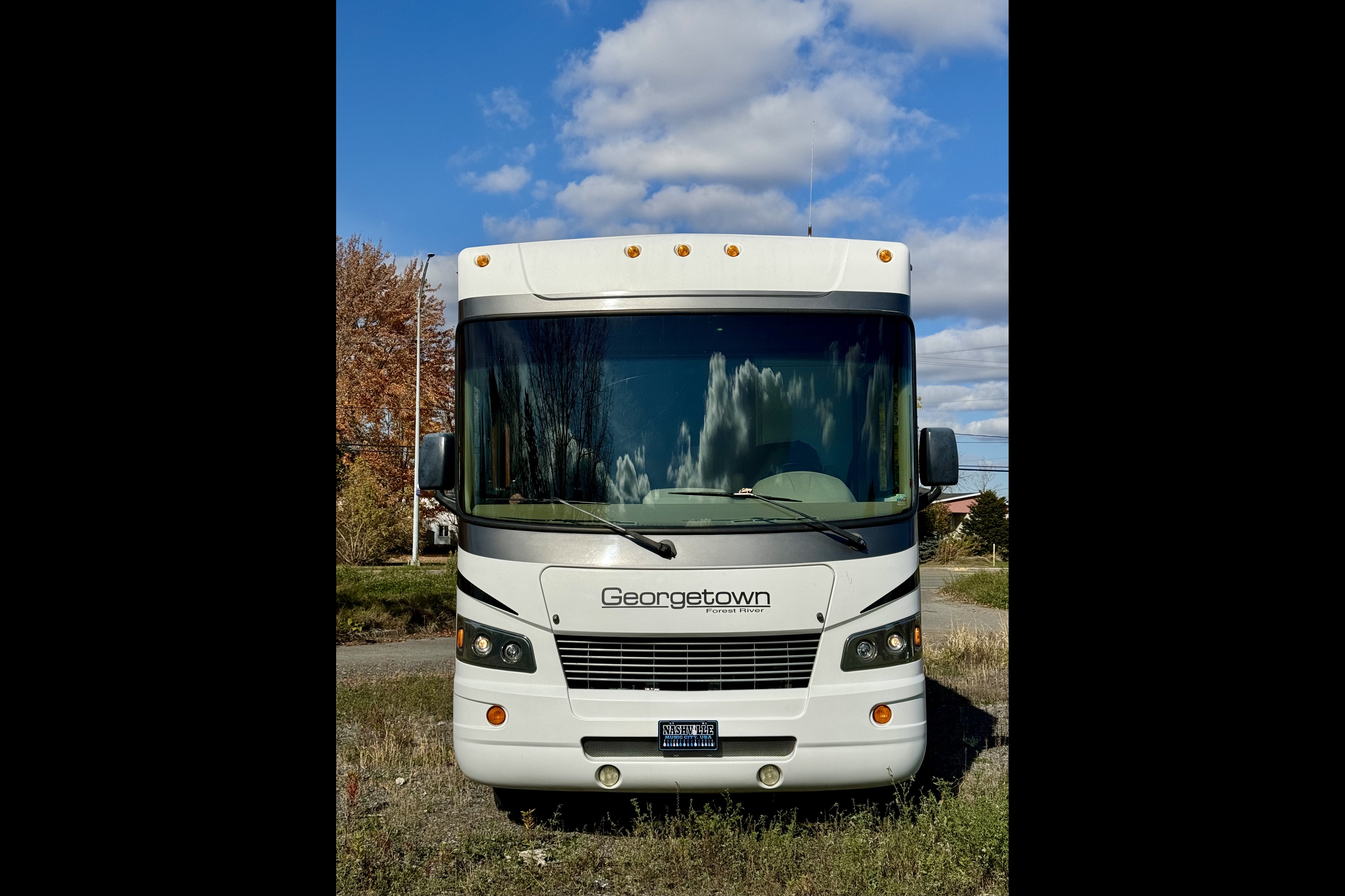 GAETAN Forest River 335DS Classe A