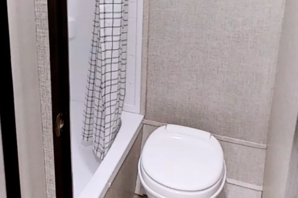 Classy, Clean, & New 2023 Comfort Trailer 