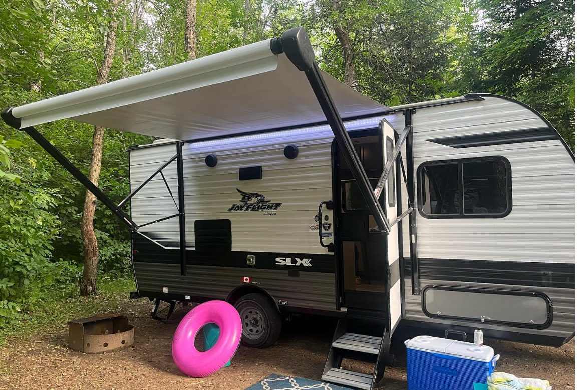 Classy, Clean, & New 2023 Comfort Trailer 