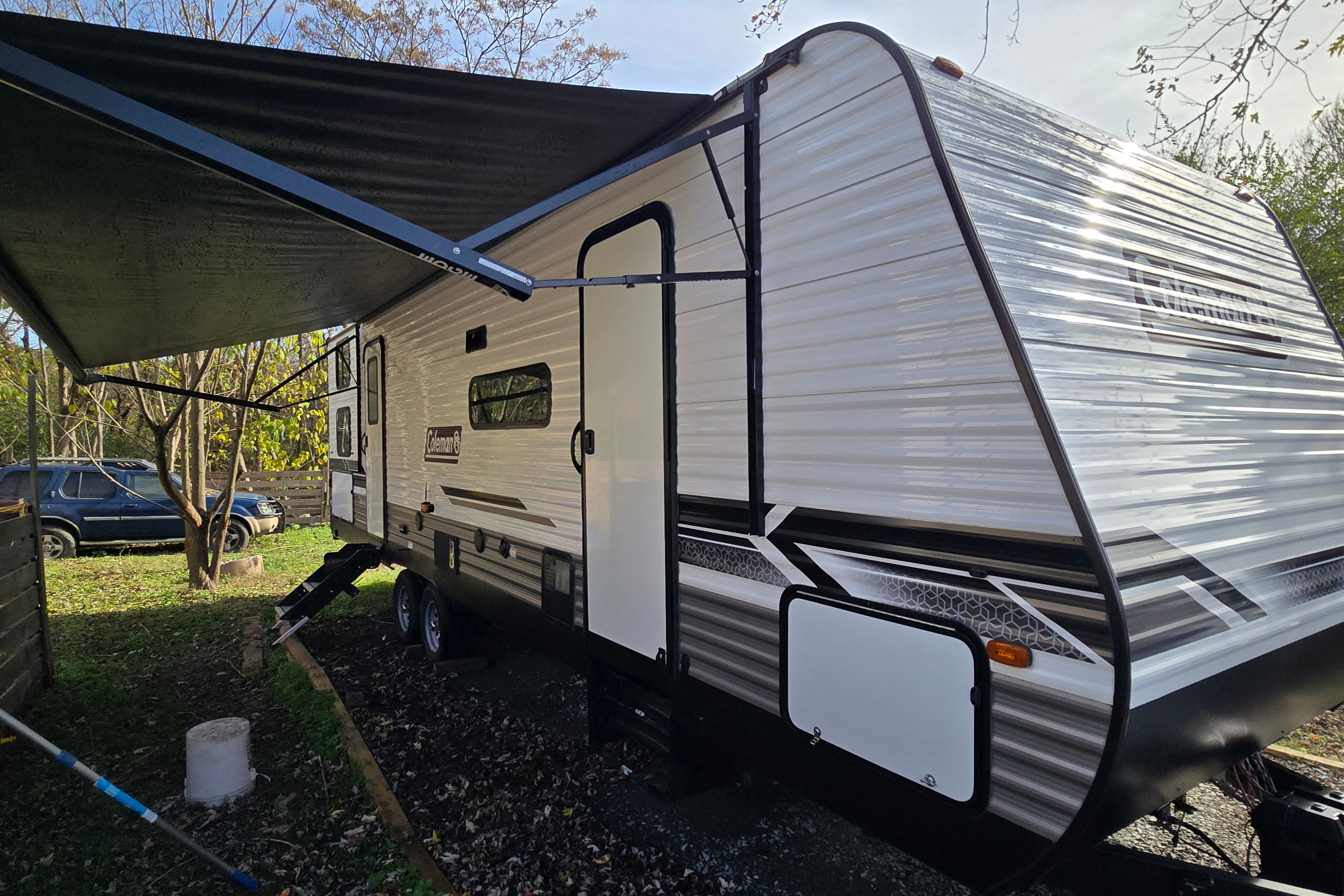 Spring Getaway Bunkhouse - 32ft- Sleeps 8
