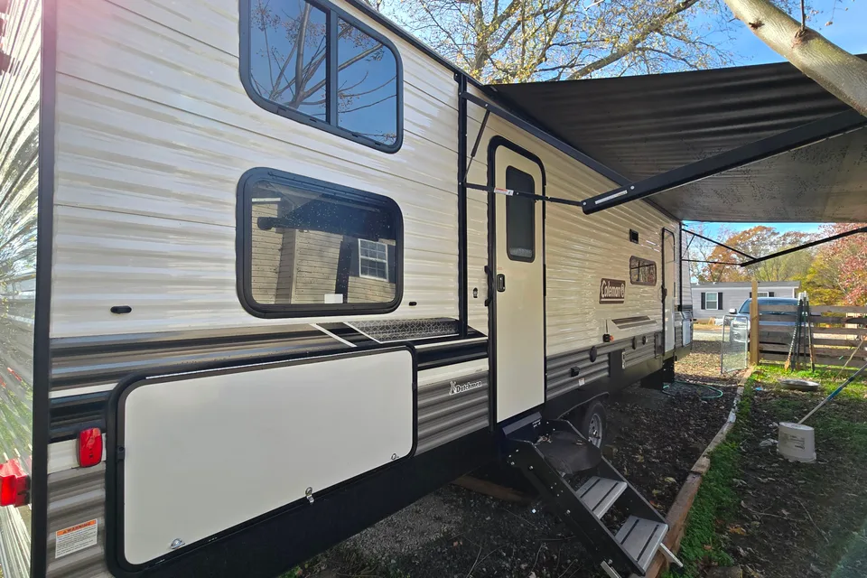 Spring Getaway Bunkhouse - 32ft- Sleeps 8