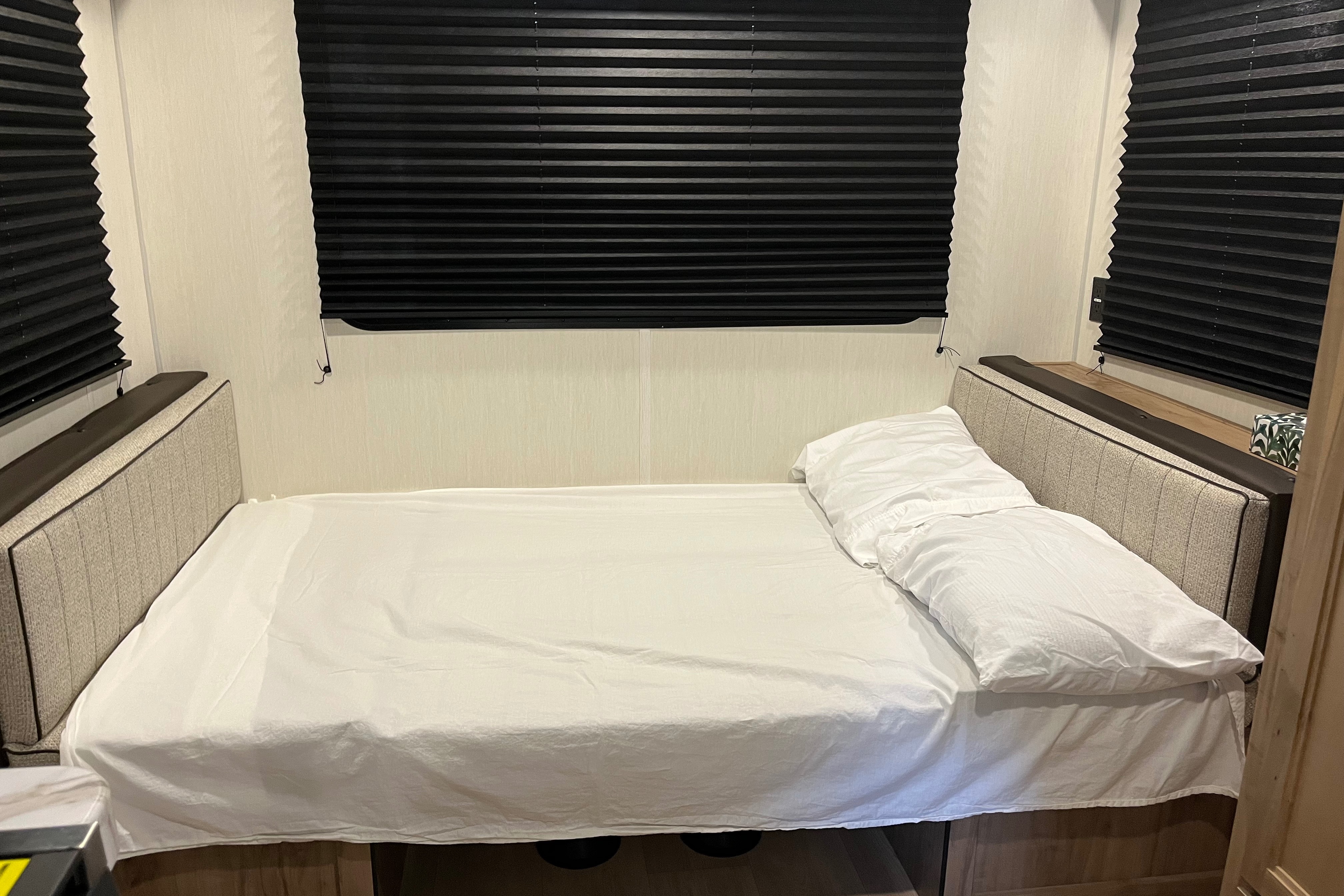 WanderLux 2025 Grey Wolf 20RDSE Travel Trailer