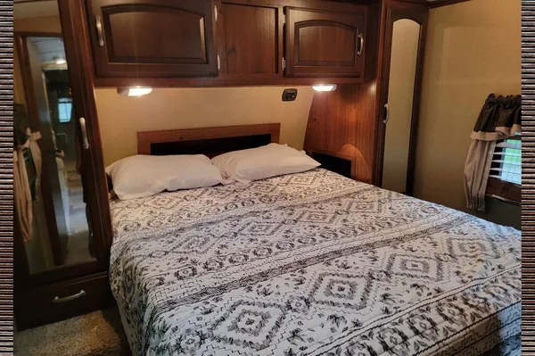 Hideaway RV rentals fur baby friendly Keystone outback 323bh