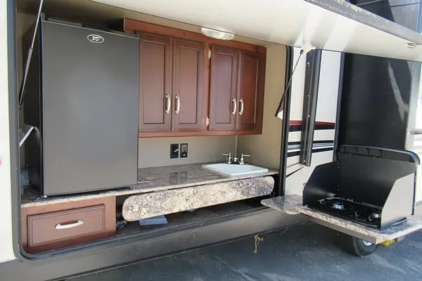 Hideaway RV rentals fur baby friendly Keystone outback 323bh