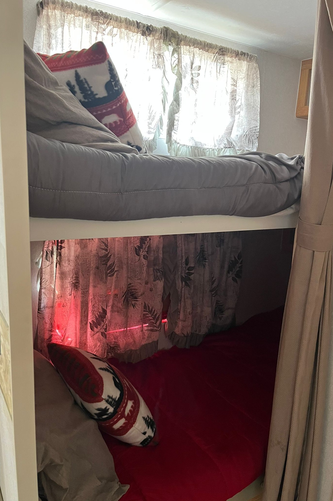 Jake's Westwind WT264 Travel Trailer