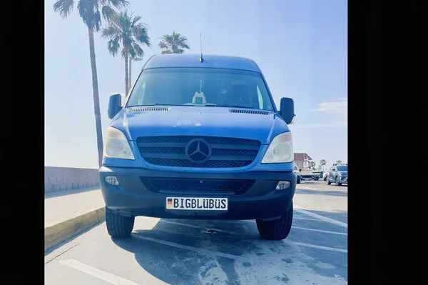 Murph the Smurf: PET FRIENDLY - Mercedes Sprinter Conversion
