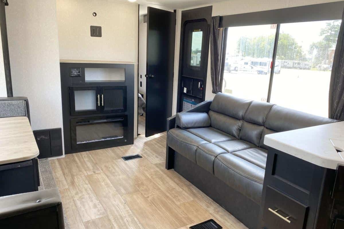 Cindy's Forest River 274BRB Travel Trailer