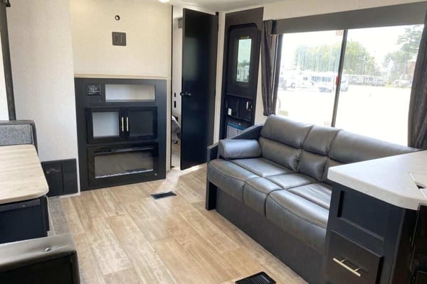 Cindy's Forest River 274BRB Travel Trailer