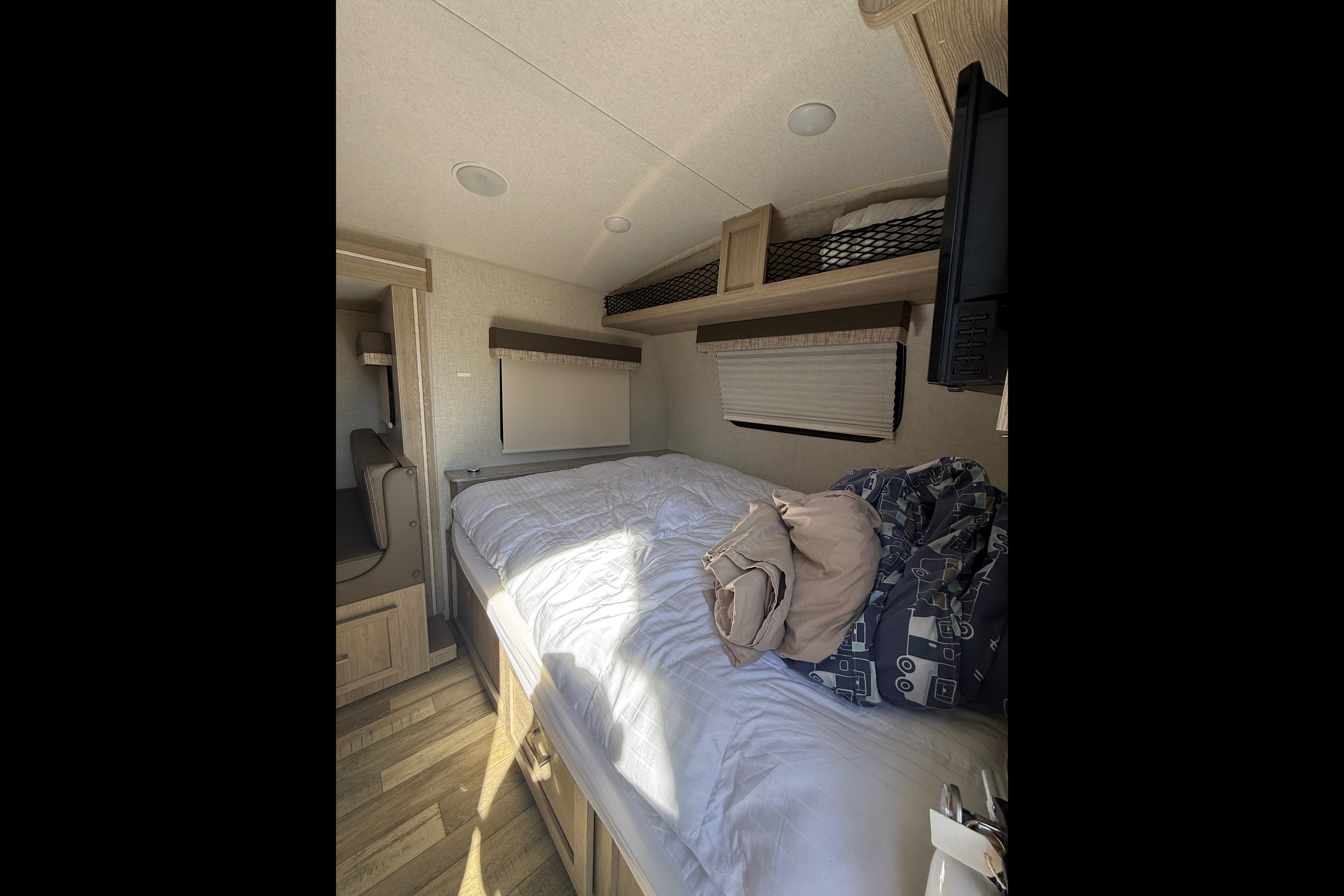 E-Pro 20’ Bunks