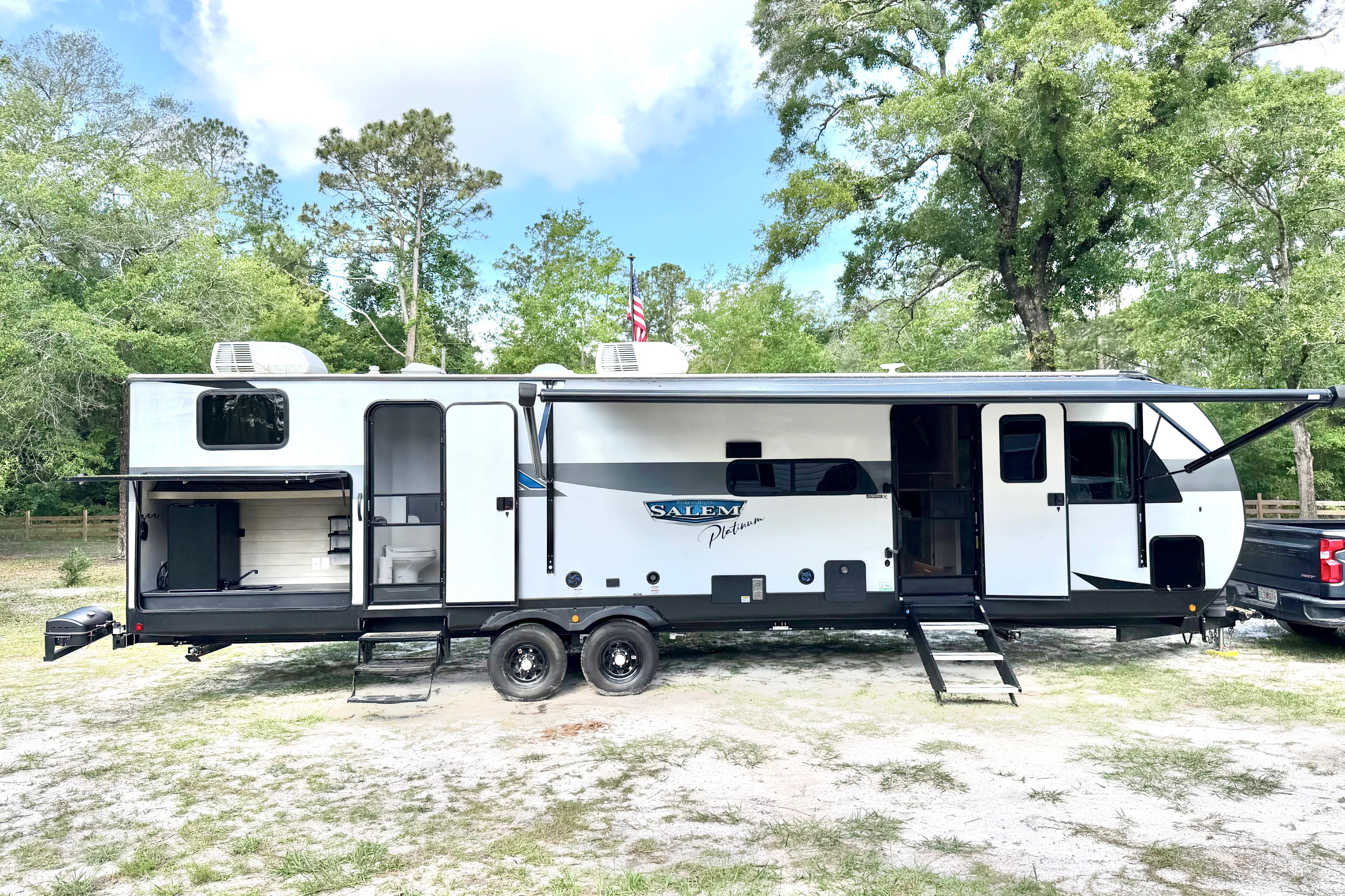 Eli's Forest River 32BHDSX Travel Trailer