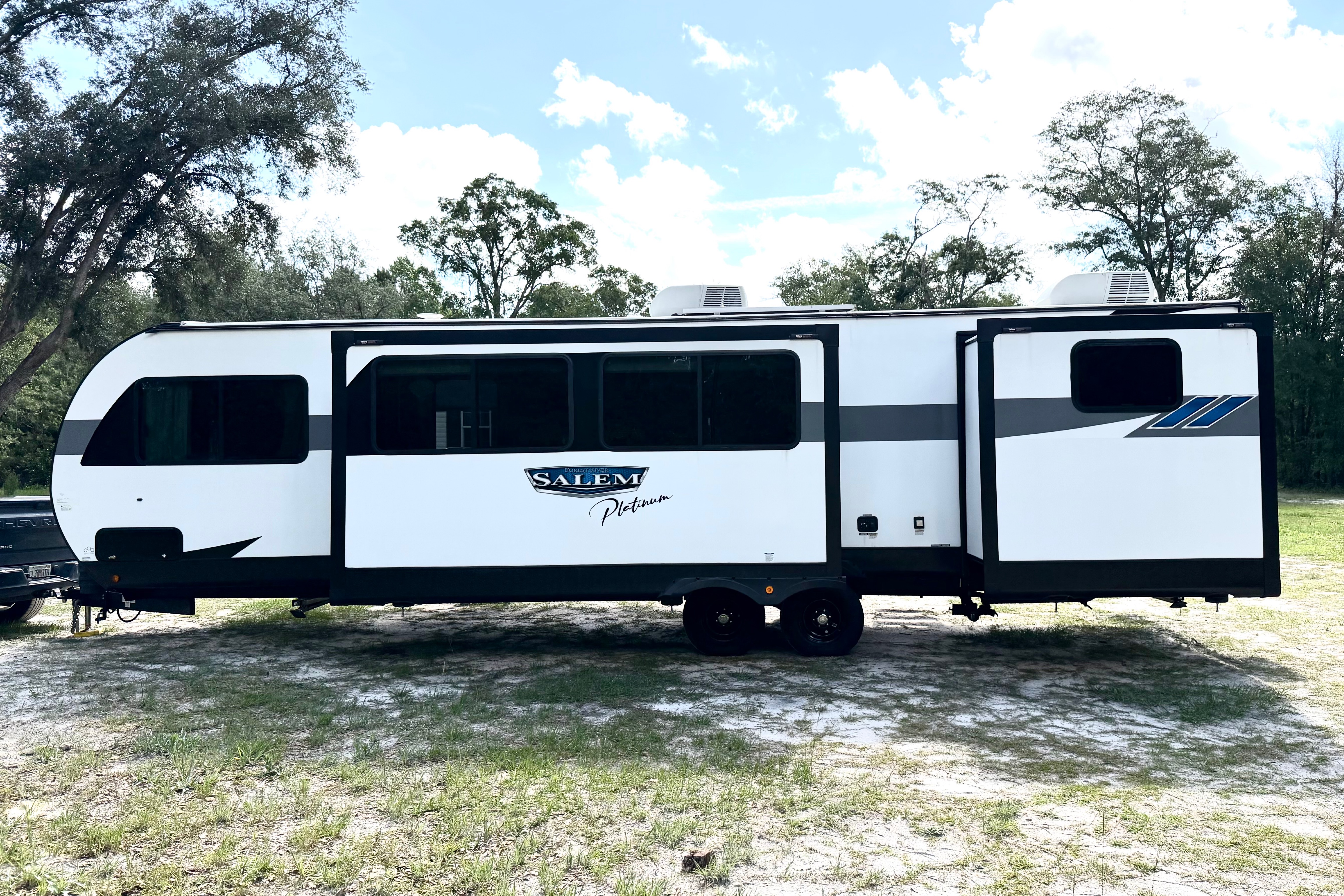 Eli's Forest River 32BHDSX Travel Trailer