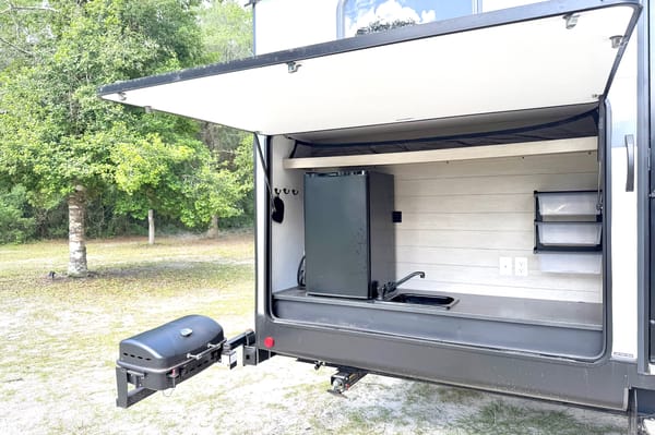 Eli's Forest River 32BHDSX Travel Trailer