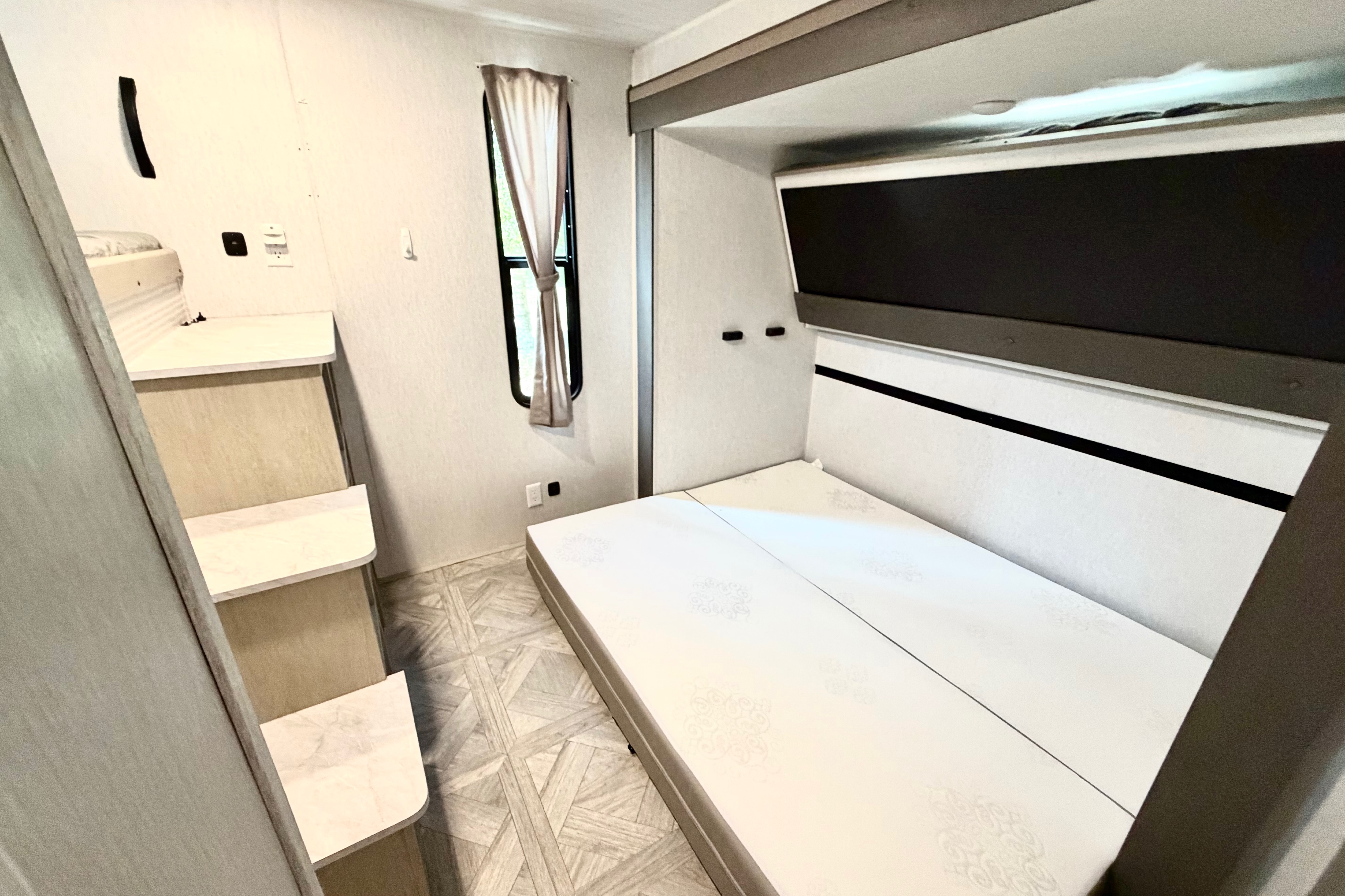 Eli's Forest River 32BHDSX Travel Trailer