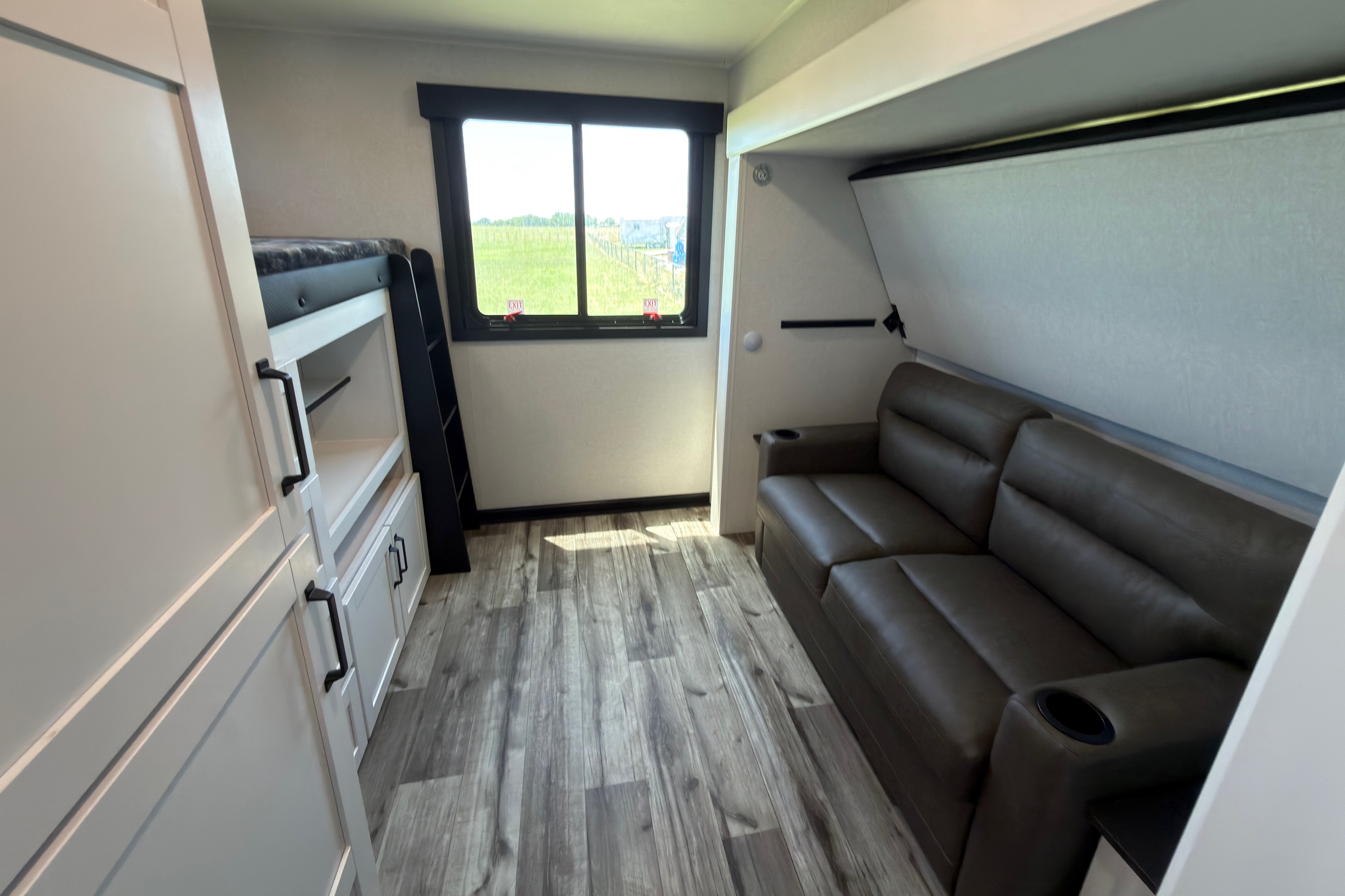 “The Yeehaw Basecamp" | 39-Ft Bunkhouse Sleeper | We Deliver & Set Up Everything!