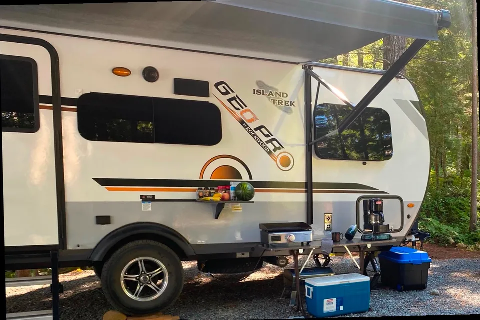 Pet friendly - On or off grid Geo pro Travel Trailer