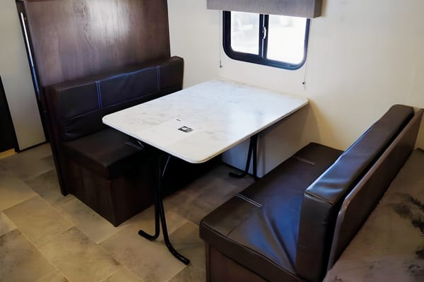 2022 Coleman Lantern Travel Trailer