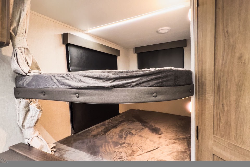 2021 Grand Design Imagine XLS 21BHE Travel Trailer