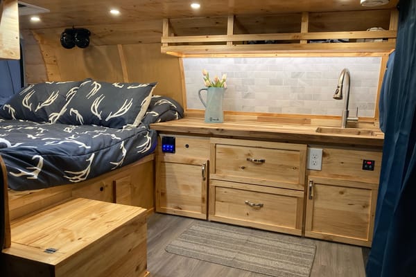 Off-Grid Escape!