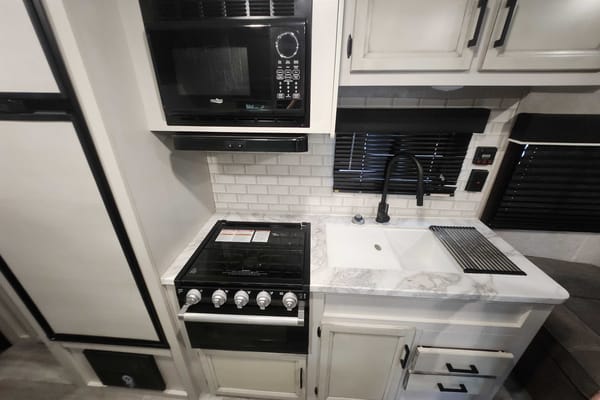 ramon's Jayco J flight RME 264BH Travel Trailer