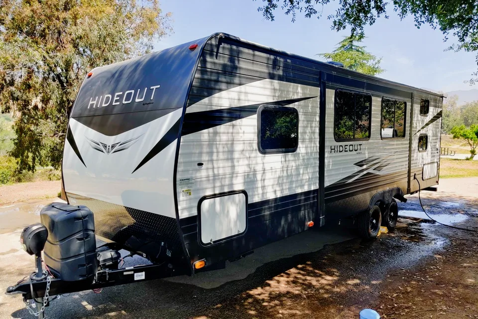 2021 Keystone Luxury Hideout Travel Trailer