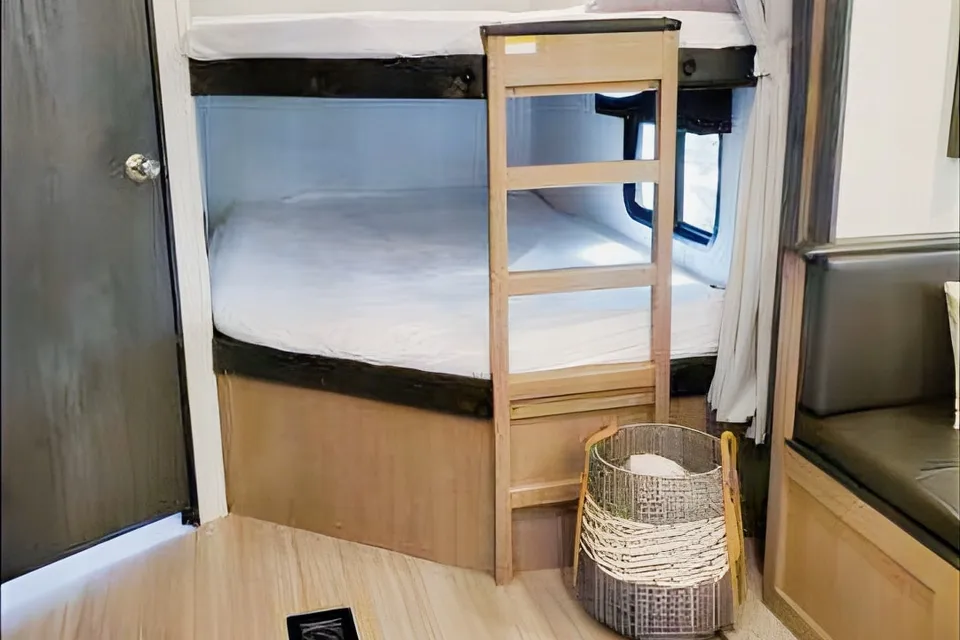 2021 Keystone Luxury Hideout Travel Trailer