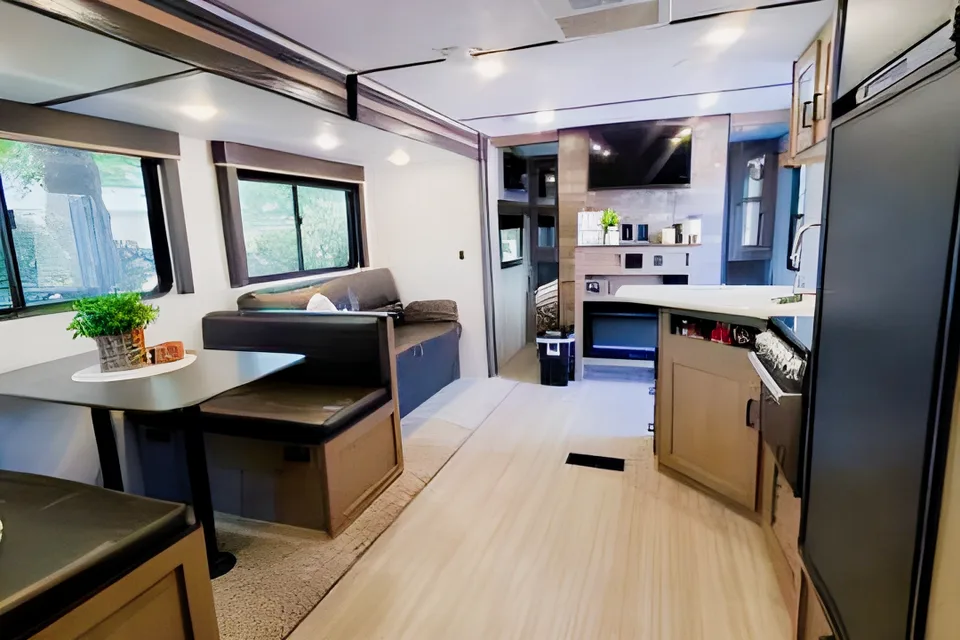 2021 Keystone Luxury Hideout Travel Trailer
