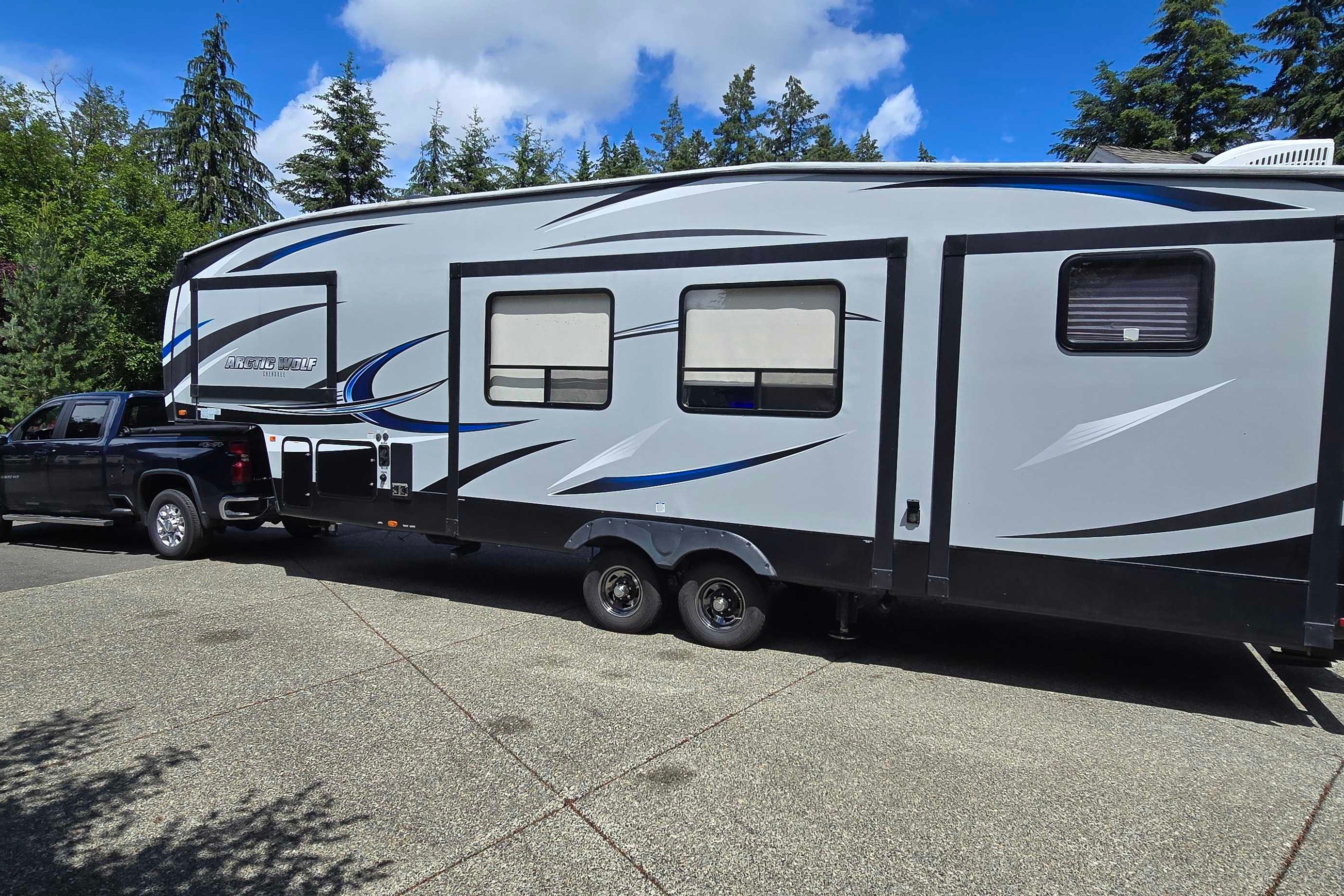 Anthony's Forest River Arctic wolf 315tbh8 Fifth Wheel