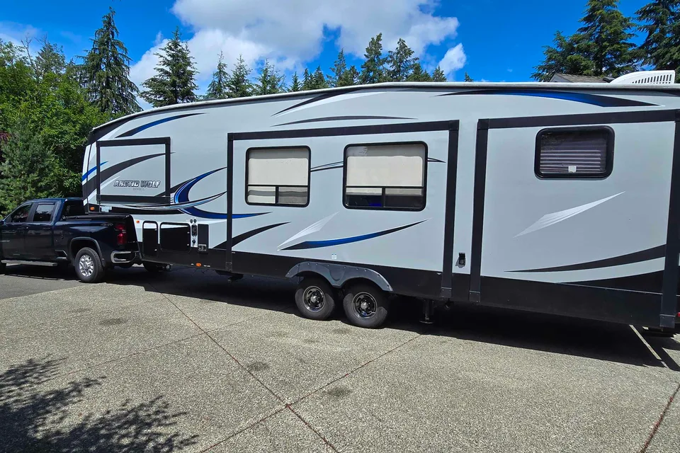 Anthony's Forest River Arctic wolf 315tbh8 Fifth Wheel