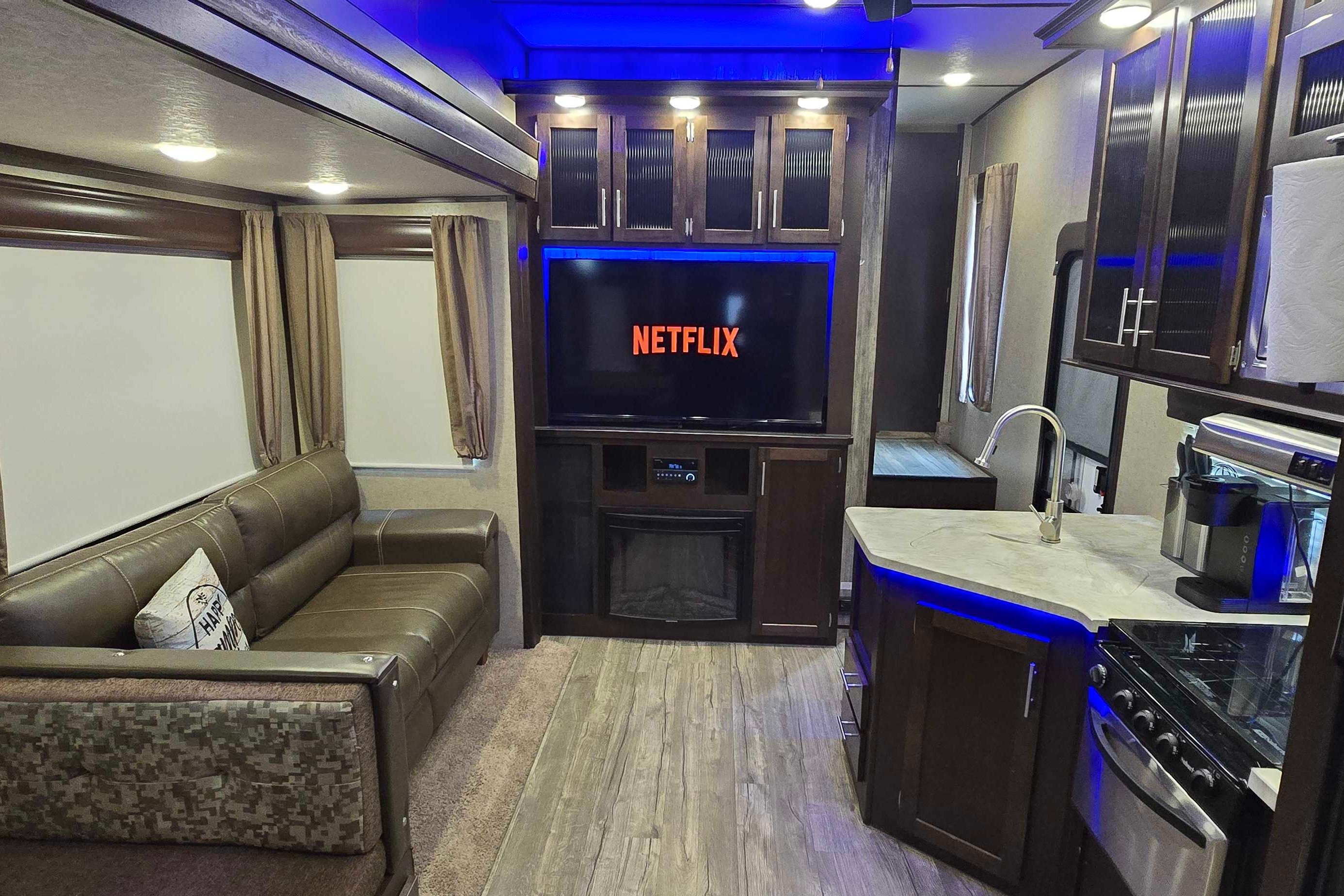 Anthony's Forest River Arctic wolf 315tbh8 Fifth Wheel
