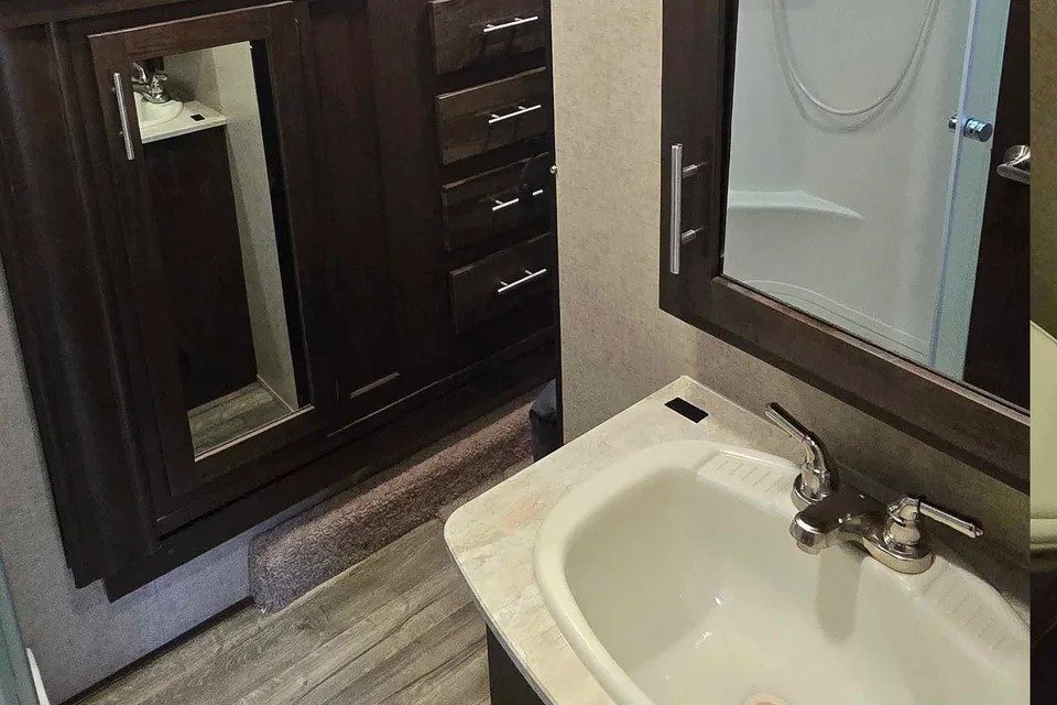 Anthony's Forest River Arctic wolf 315tbh8 Fifth Wheel