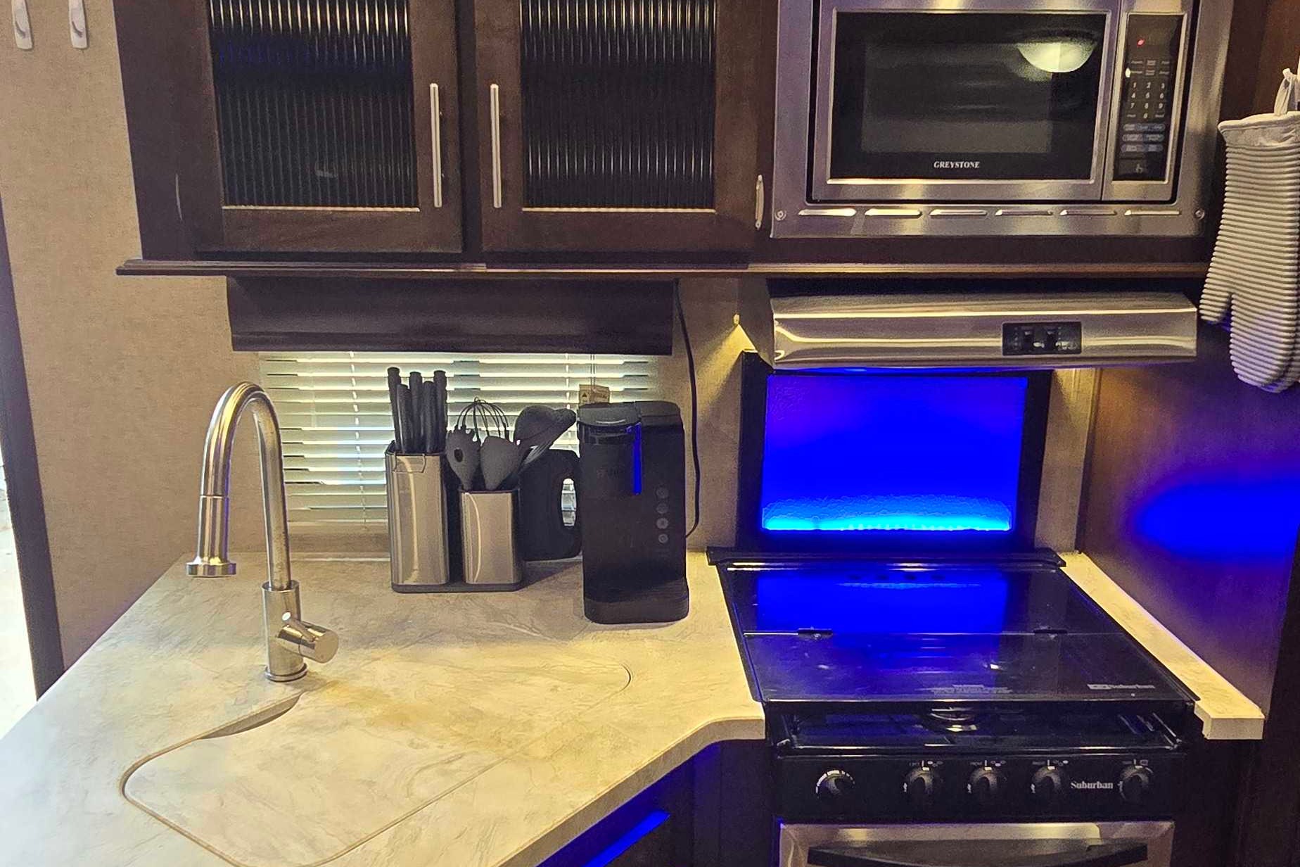 Anthony's Forest River Arctic wolf 315tbh8 Fifth Wheel