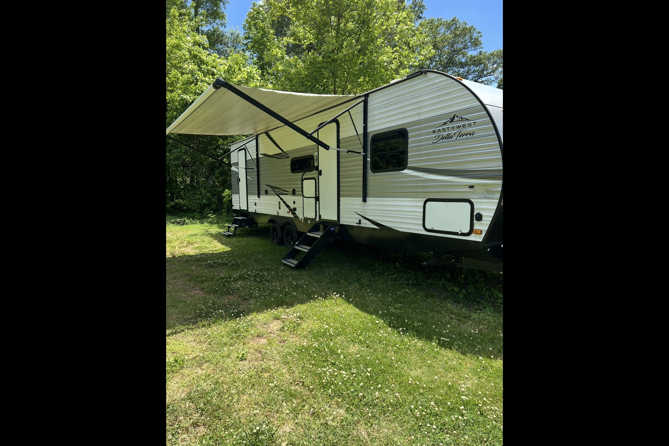 Chaz's Forest River Della Terra 271BH Travel Trailer