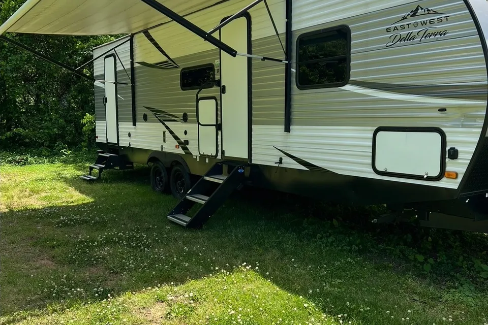 Chaz's Forest River Della Terra 271BH Travel Trailer