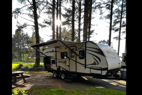 Sam- Cozy Couple Camper