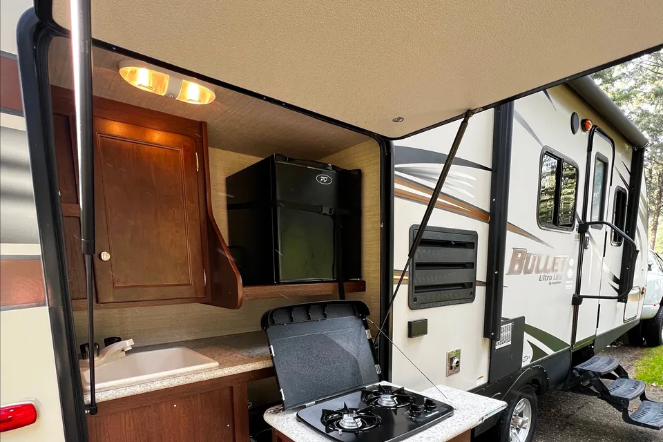 Sam- Cozy Couple Camper