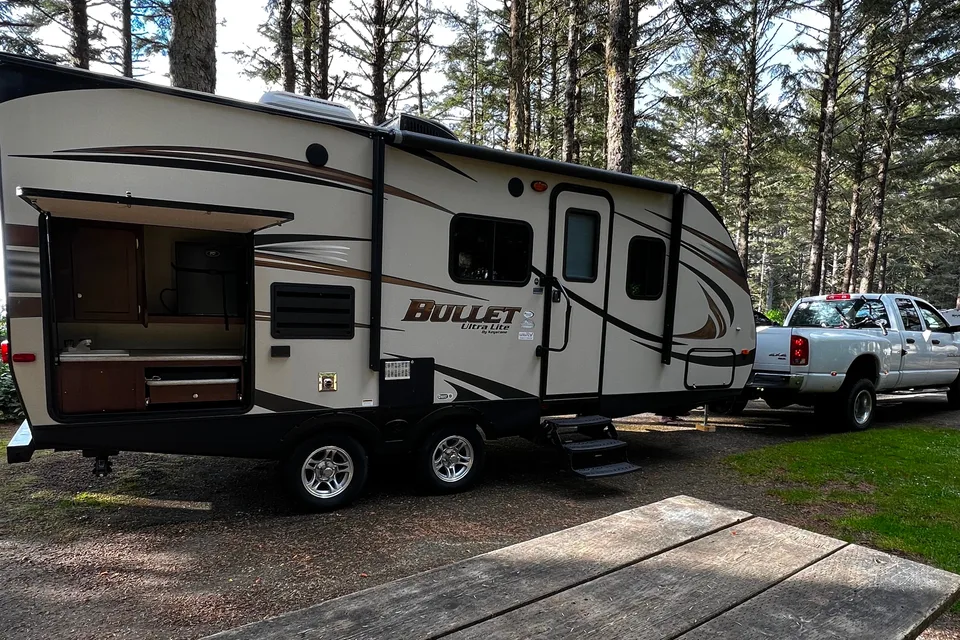 Sam- Cozy Couple Camper