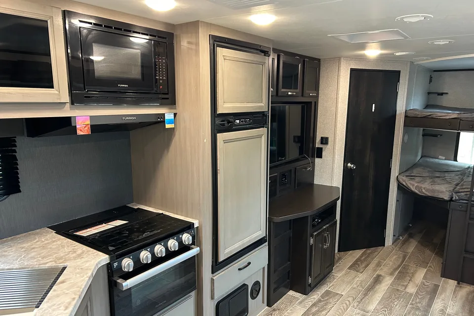 Davis Jayco JayFeather 27BHB Travel Trailer