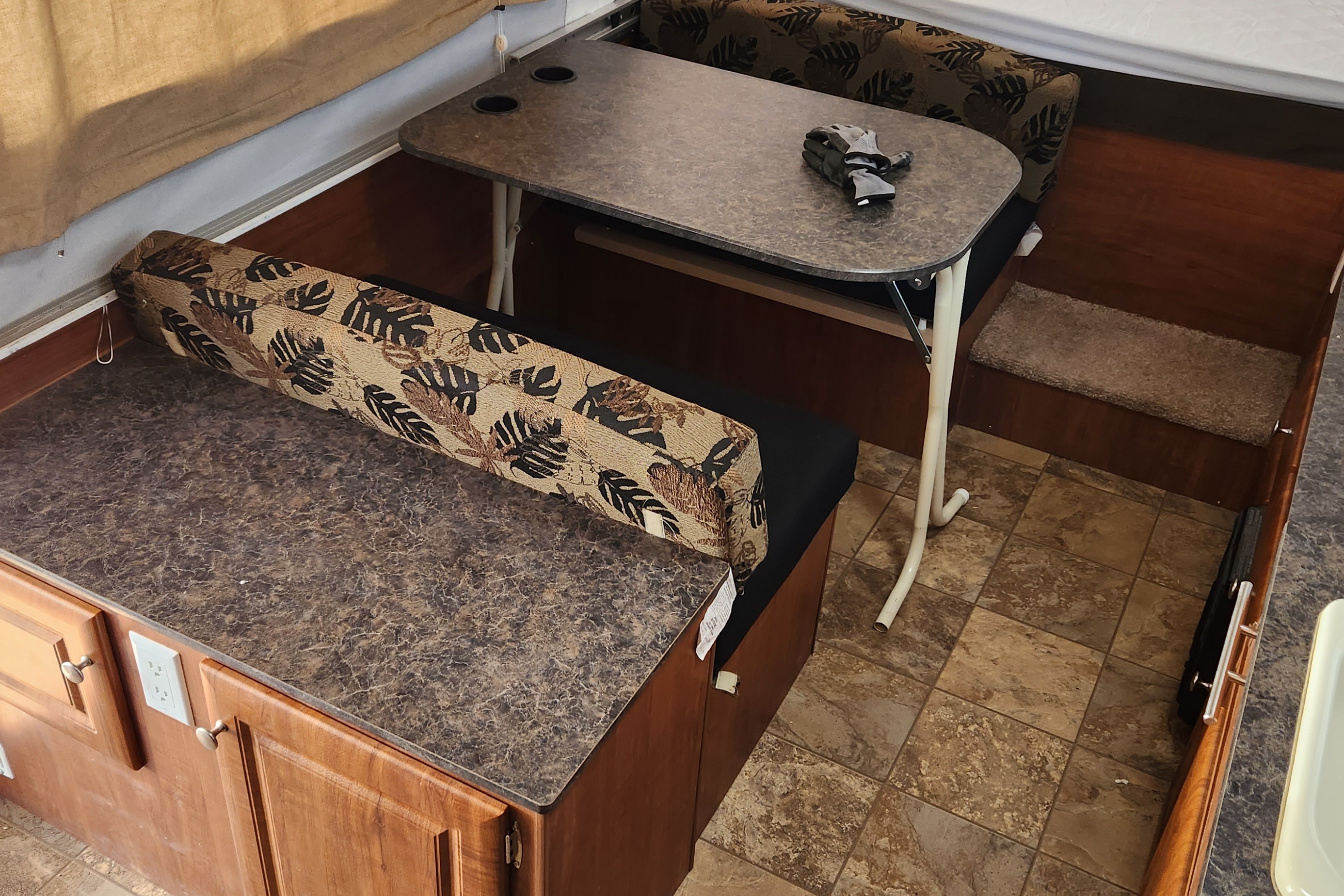 JAMIE's Jayco Jay Series 1207 Pop Up Tent Trailer