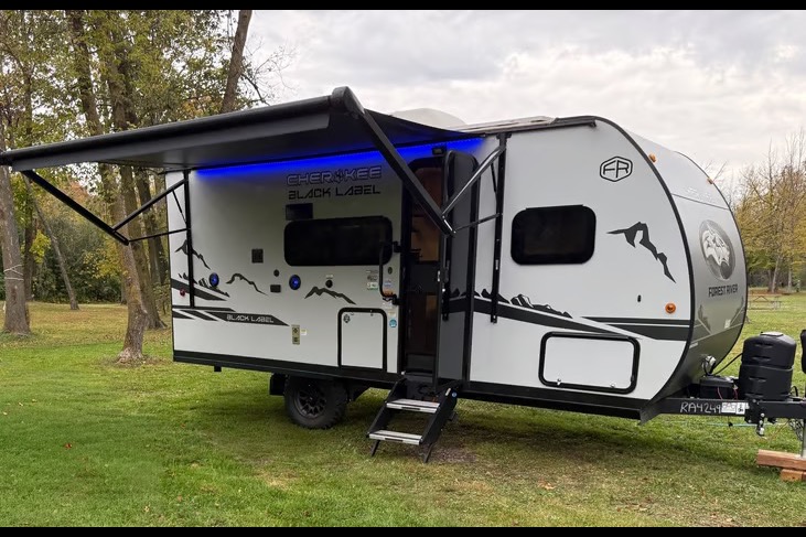 2025 Black Label Wolf Pup Luxury & Stocked