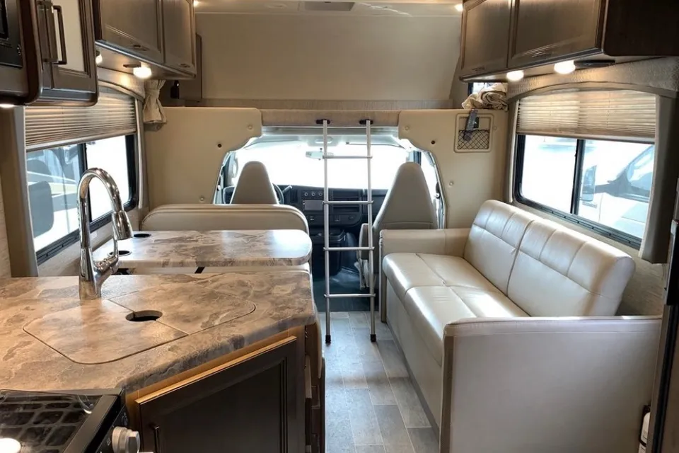 Stephani's Thor Motor Coach Chateau  Class C