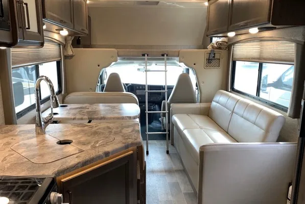 Stephani's Thor Motor Coach Chateau Class C