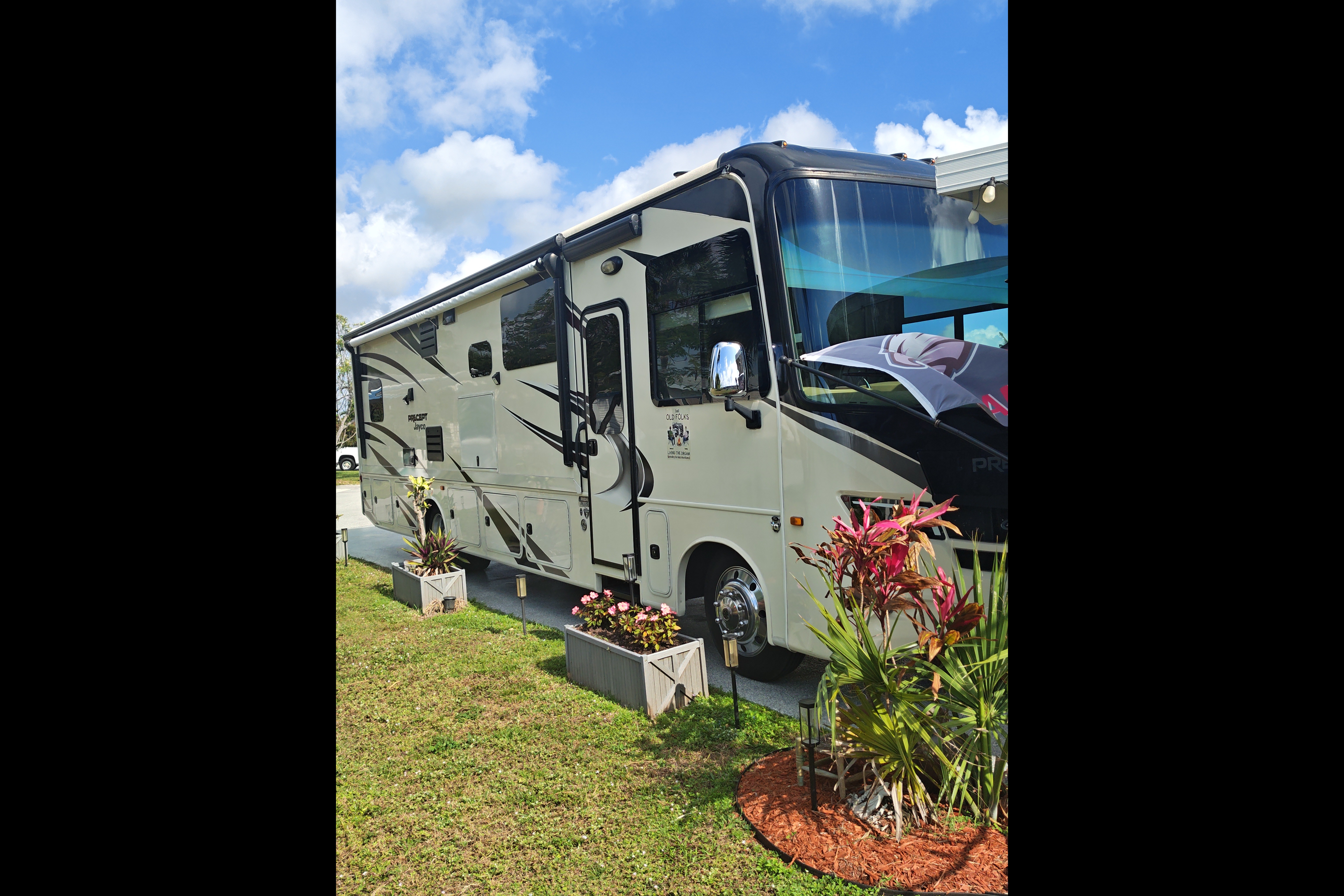 Jonathan's Grayco Precept 34Gg Class A