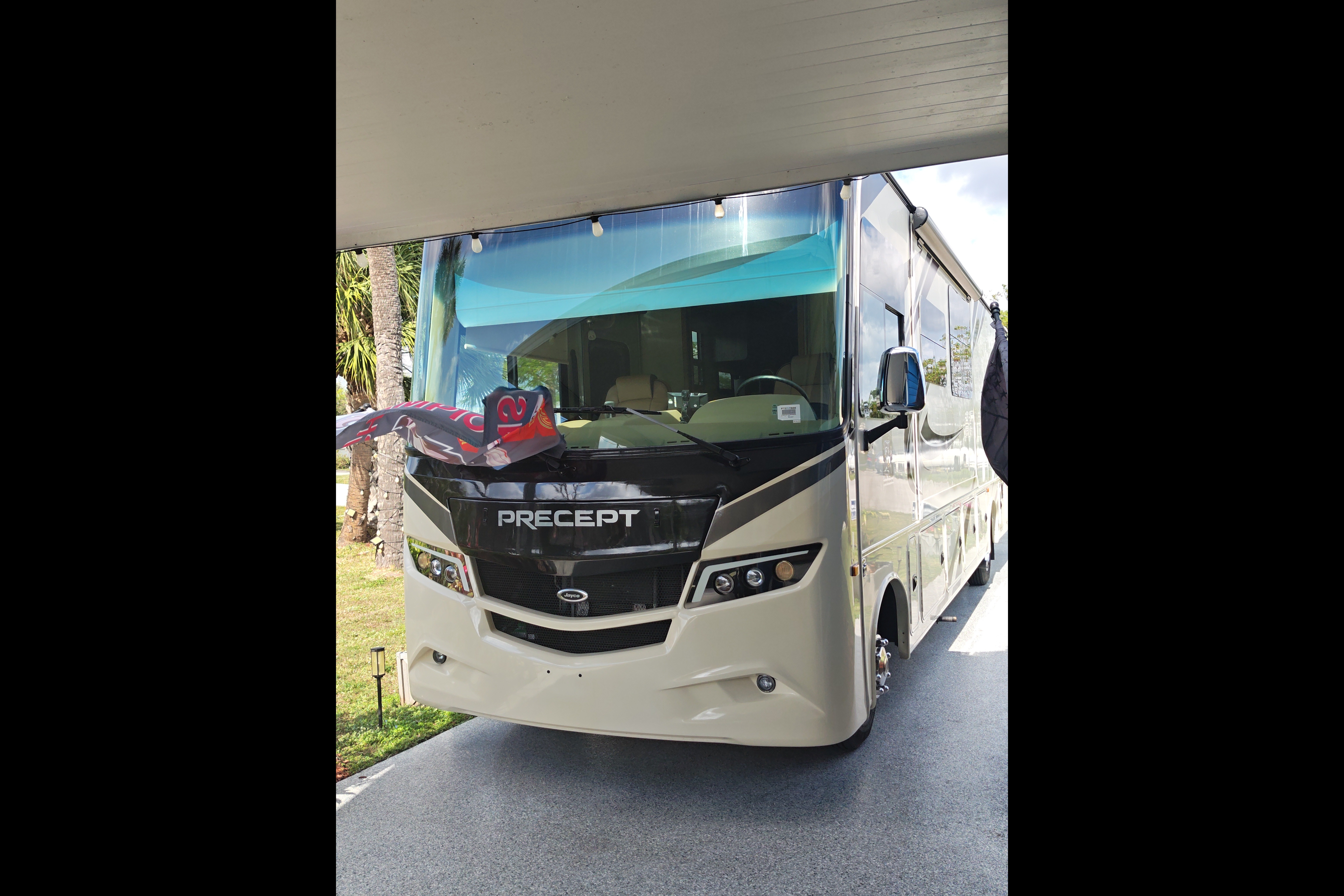 Jonathan's Grayco Precept 34Gg Class A