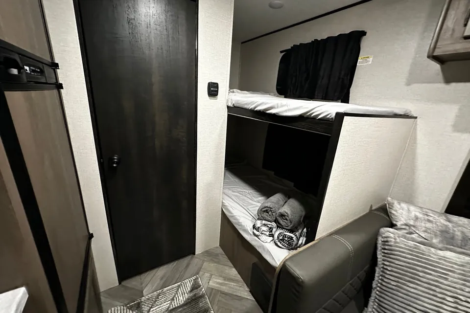 2021 Olympia Sport 19BH – Compact Family RV Rental