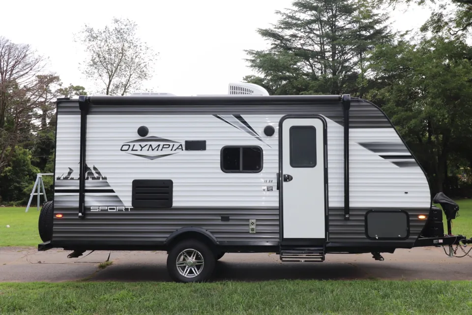 2021 Olympia Sport 19BH – Compact Family RV Rental
